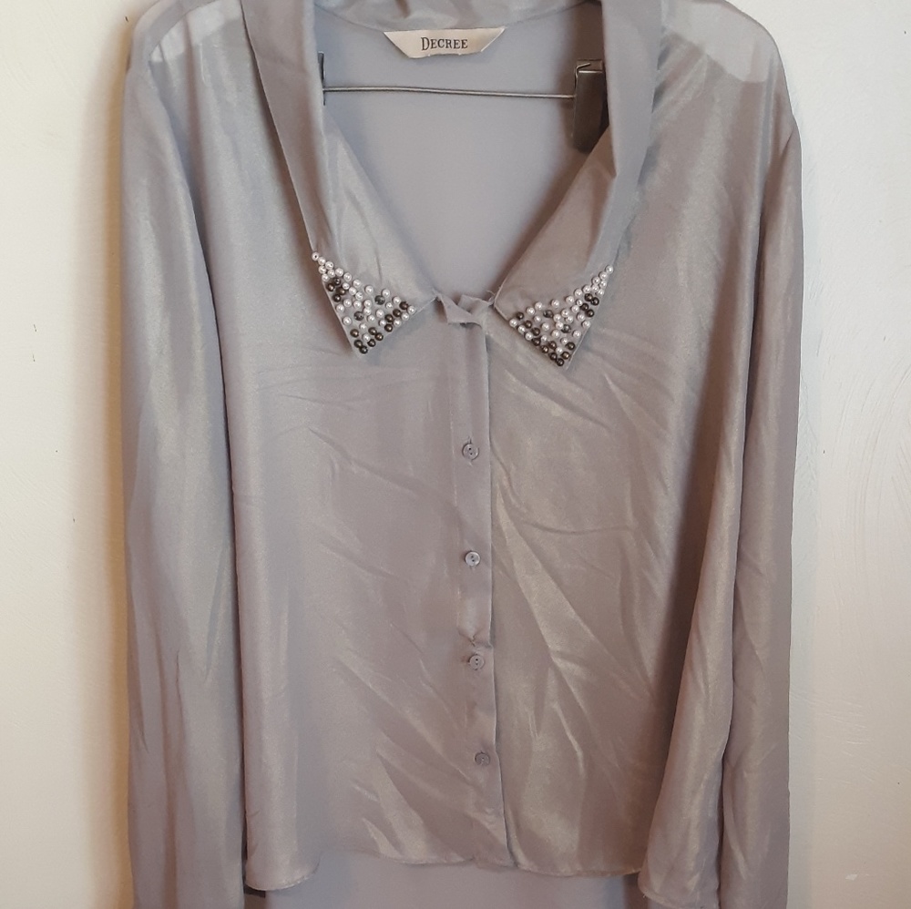 Decree Button Up